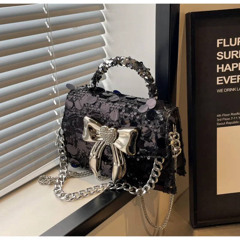 Nouvelles chaînes à paillettes Pu Small Square Baude et diamants crossbody Diamants Sacs à main de haute qualité solides pour les femmes