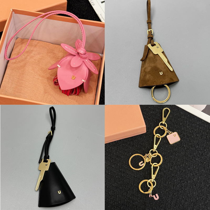 Luxury Porte-clés Designer Charm Sac Femme Lettres Fleurs Porte-clés Homme Porte-clés Accessoire Sac