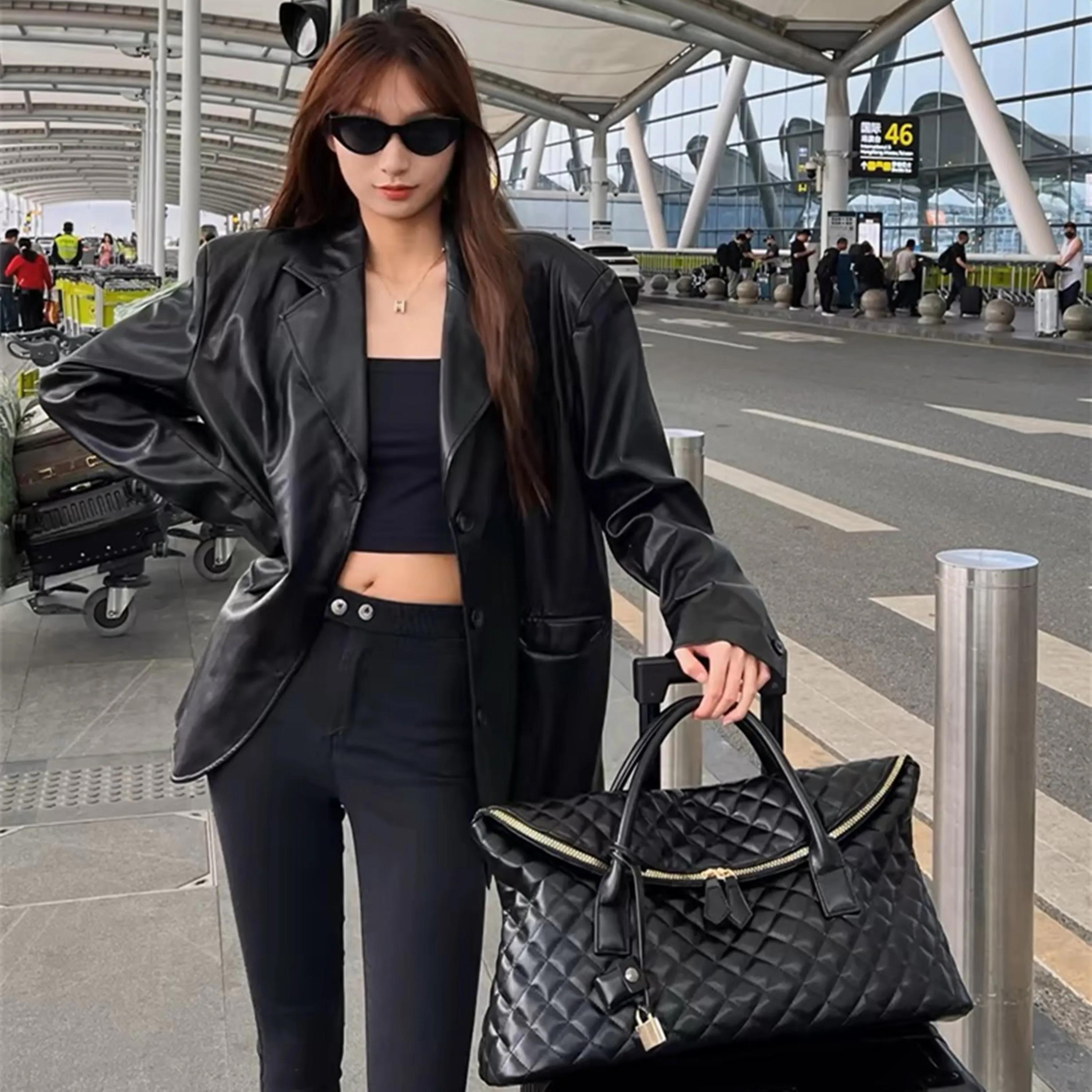 Es Giant Travel Maxi Bag In Quilted Leather designer bag Women tote bags Attaches Crossbody Shopping beach famous Large Totes Shoulders Purse fas