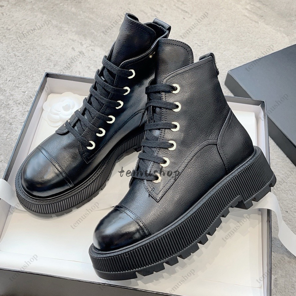 Designer boots Ankle boots luxury women Boot black white Thick Sole Martin Combat Boot Knight Boots Women Low Heel Thick Sole Shoes Lace-up Zipper S