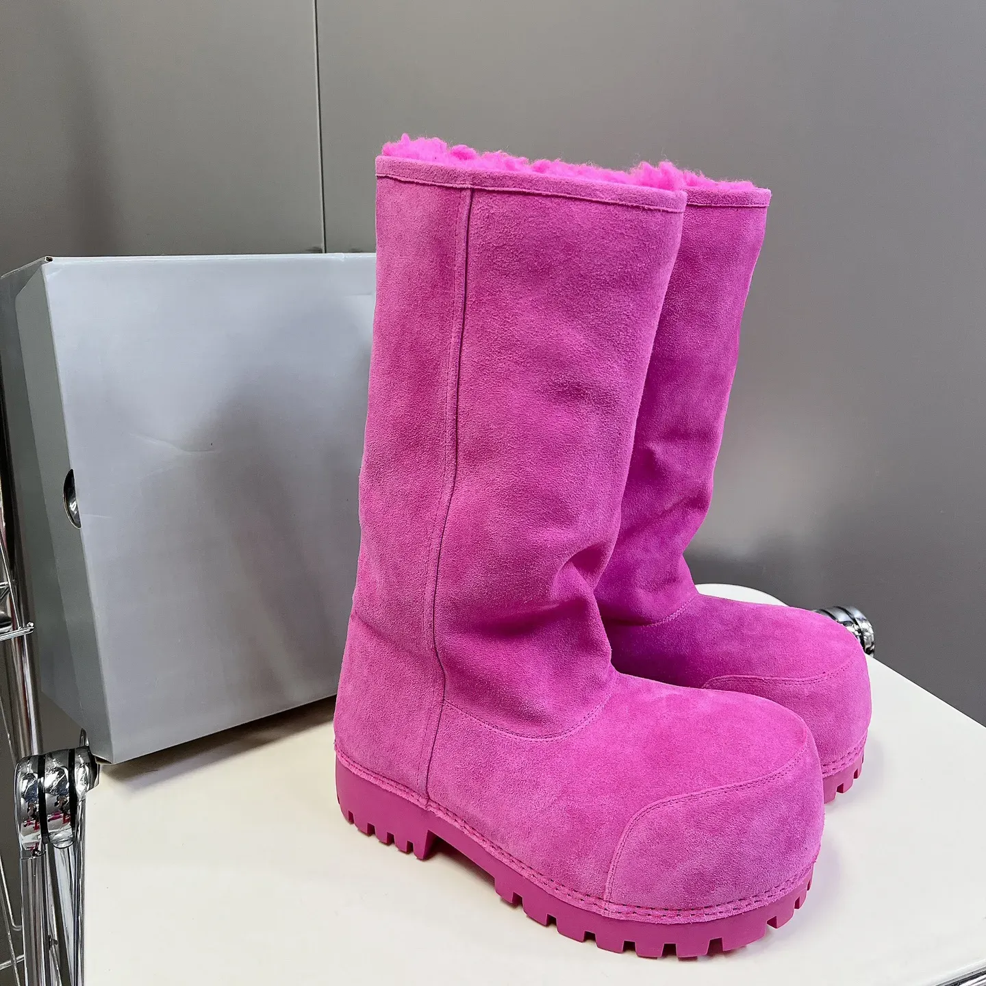 Les plus récentes bottes de neige rose en daim en daim haut hiver d'hiver bottes de neige unisexe des pompes d'orteil rond unisexe talons glisser