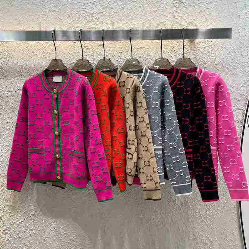 Prils de chandail pour femmes marques de luxe Femmes 3 Color O-cou bouton en tricot Pull en tricot cardigan broche rétro à manches longues à manc