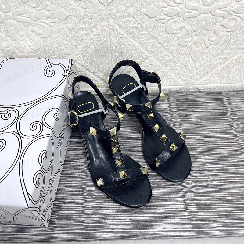 Girls Designer Beach Sandals Women Rivet Flat Slippers Willow Spike Shoes Chunky Cool Sandals Elegant Heels Slipper with Box Size 34-42-image-961041905