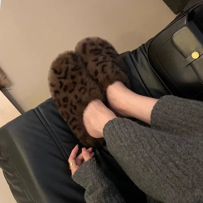 Women Furry Baotou Slippers Winter Plus Velvet Platform Shoes Women Shoes Indoor and Outdoor Leopard Print Warm Womens Slippers 241106