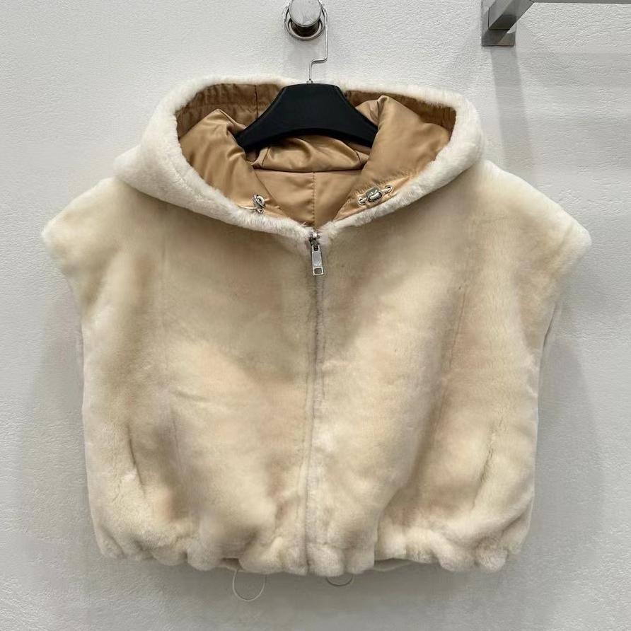 Designer Womens Jacket Short Womens Vests Hooded Short vest Draw rope Integrated fur and leather two sides Embroidery