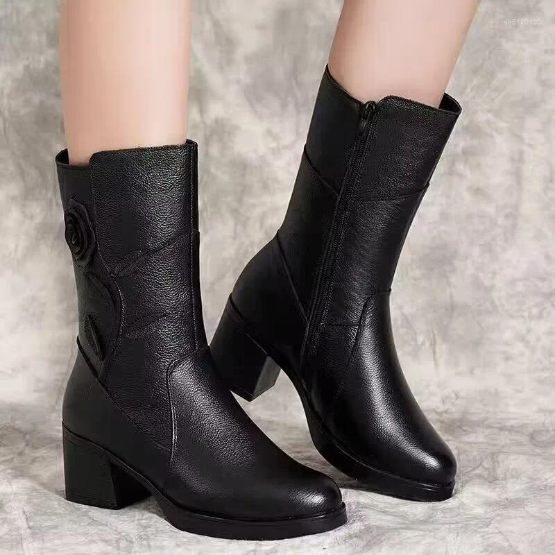Boots Chaussures pour femmes 2024 Mid-Calf Women's Fashion Flower Modern Modern Couture Round Toe Talon Chunky Femme