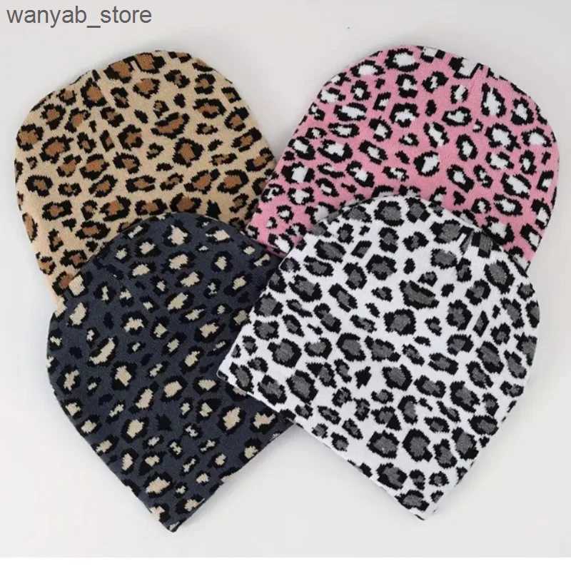 Banie / Casquettes du crâne Classic Leopard Jacquard Banie Y2k Unisexe Trendy Tricoted Hat Hip Hop Vintage Bons de tricot pour femmes L240910