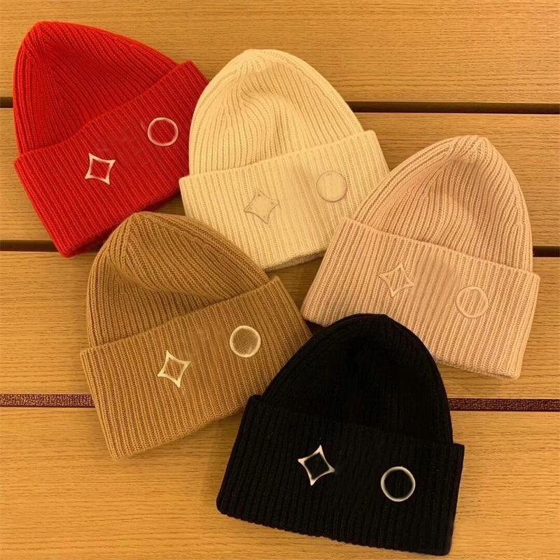 Winter beanie hats designers women bonnet knitted cappello warm classic letter embroidered ski outing soft cuffed brim skull cap daily ornaments go0