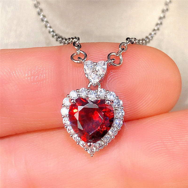 Huitan Vintage Red/Blue Heart Love Necklace for Women Luxury Inlay Bling Cubic Zirconia Elegant Lady's Accessories Party Jewelry