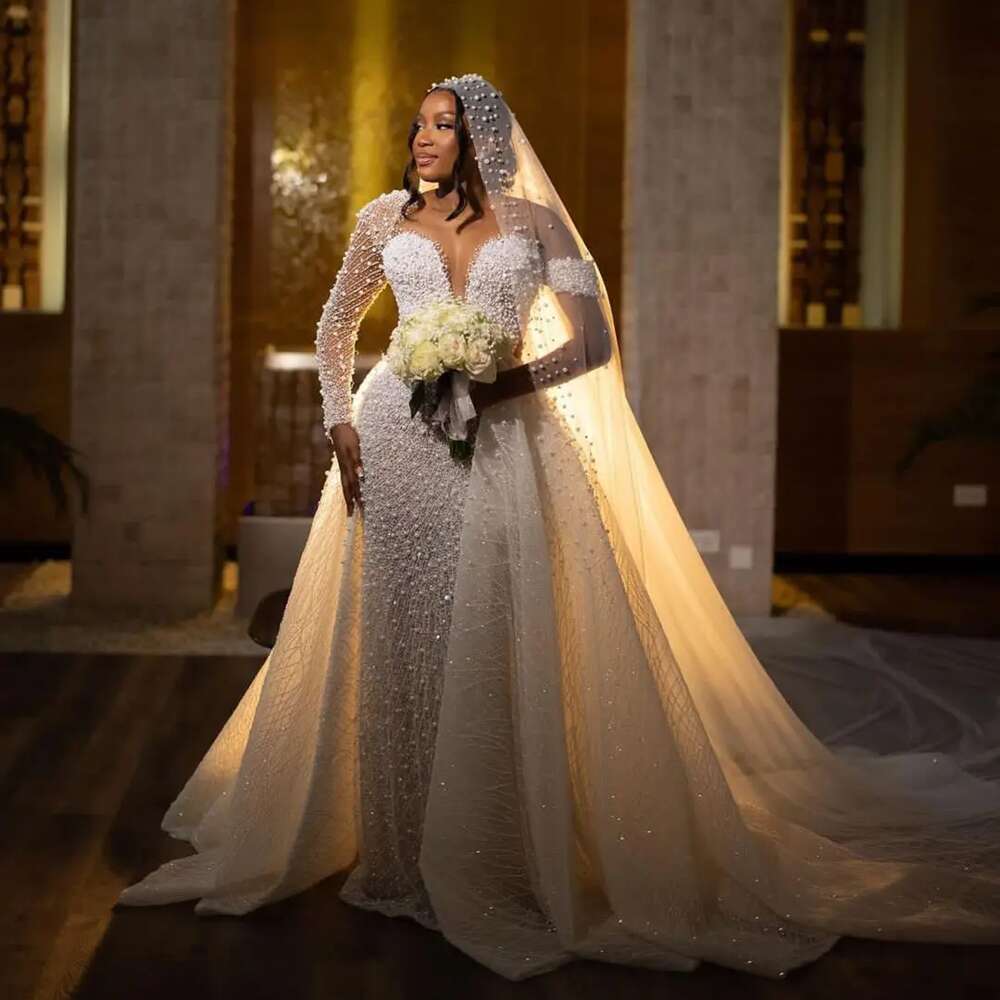 Pearls Wedding Beads Elegant Sweetheart Sequined Mermaid Gowns Fashion White Detachable Train Bridal Dresses