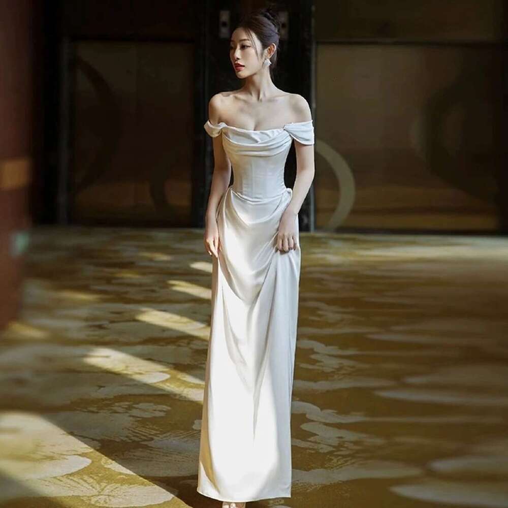 Nouvelle robe de mariée élégante 2024 ou longueur avec style à une épaule