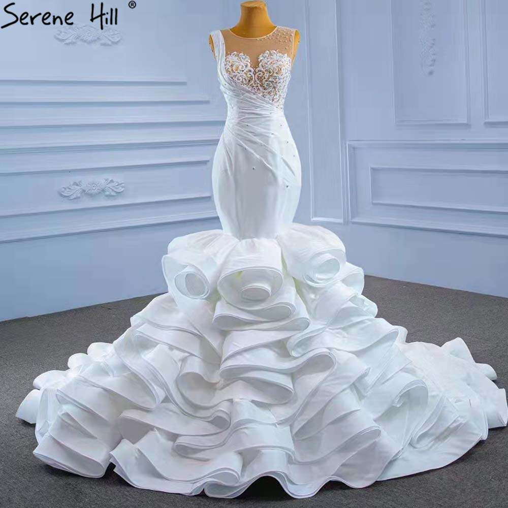 White Serene Hill Ruffles Robes de mariée perlées sans manches