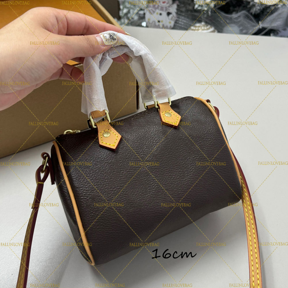 10A Top Designer Mini Nano 16 cm Sac Bandoulière Femme Cuir Denim Sac Porté Épaule Luxe Embossé Fourre-tout Fleur Marron 2025 Tendance Verni Mode