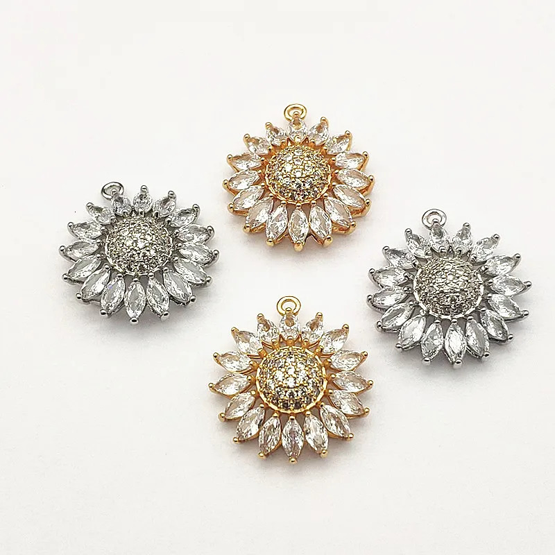 entrant 24 mm30pcs Cubic Zirconia Pendante Charme de fleur utilisée pour les accessoires de bricolage des colliers / boucles d'oreilles accessoir