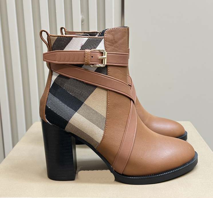 Stride Chelsea Boots Designer Boots Femmes Vérifiez les bottes de luxe Boots d'hiver Top Quality Quality Workboots Boots