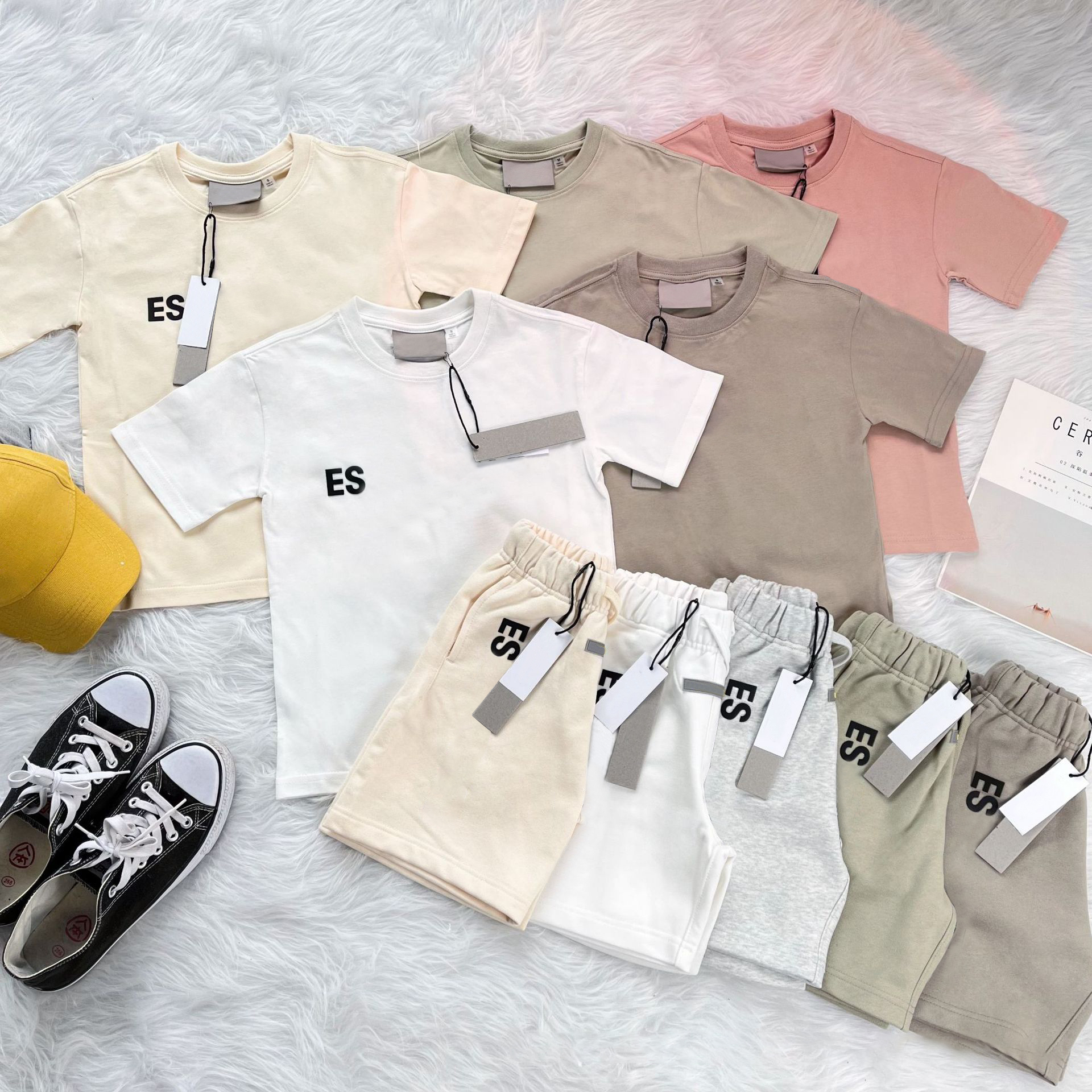 Kids Clothes Designer Boys Tracksuits Toddler Clothing Sets Gilrs Children T-shirts Shorts Youth Pullover Pants Casual Letter Printed Tshirts Tee-image-1014015167