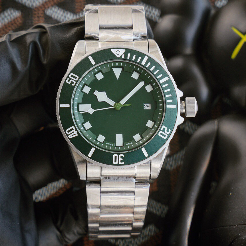 Luxury watch 42mm automatic mechanical movement high quality automatic date sapphire glass mirror other watches black Tomahawk Automatic watch
