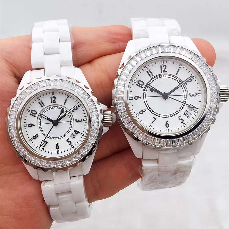 Montres à quartz pour femmes Montre de mode de marque de créateur 33MM38MM Montre en céramique Saint Valentin Cadeau de fête des mères Correspond