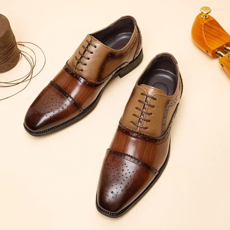 Chaussures habillées de style britannique Men de bureau formel des hommes de couleur sociale.