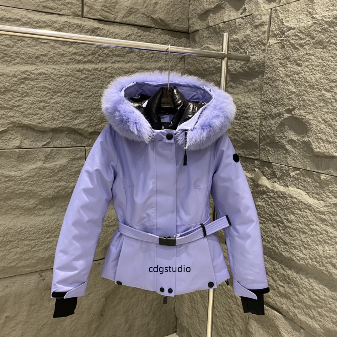 skiing 2024 mountain winter hooded womens skiboarding clothing outdoor sports skiing jacket windproof and warm snow sports clothing 241011