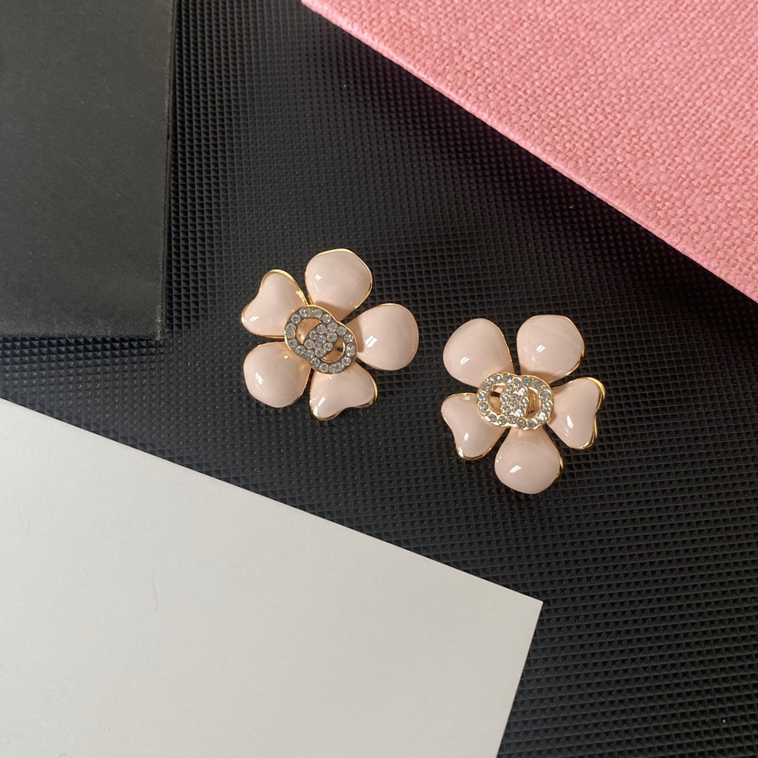 Fashionable New Flower Earrings Boutique 18k Gold Plated Pink Design High Quality Small Diamond Inlaid Earrings Romantic Love Gift Earrings Box B