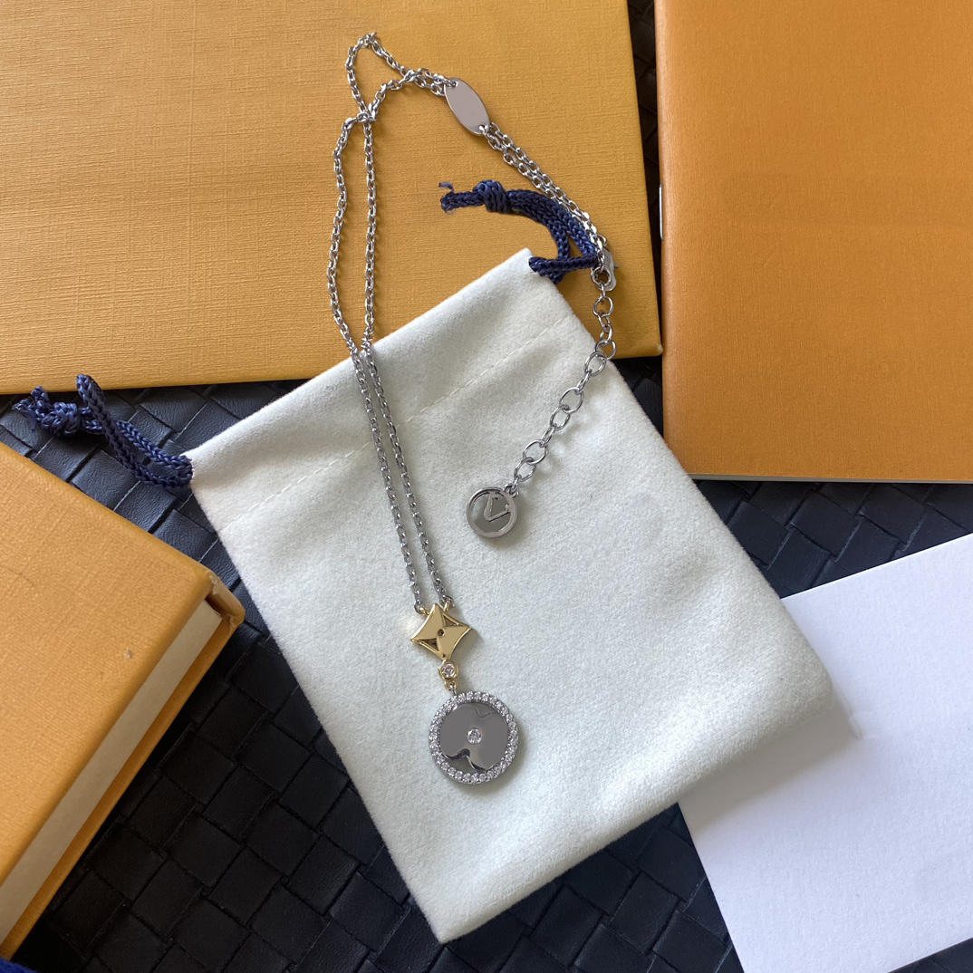 Nouveau collier à la mode Boutique 925 Matériau en cuivre plaqué en argent Collier pendentif à la mode