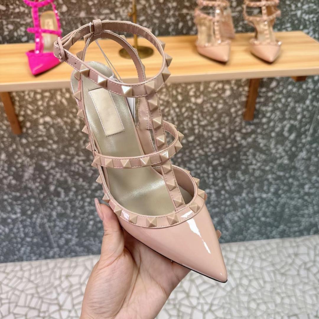 Marque Femmes Chaussures de mariage High Talon Rivets Sandales Talon mince Points Toes 10cm Super High Women Sandale 35-44
