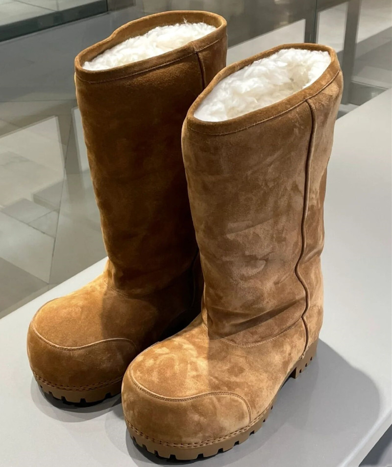 2024 Paris designer big head snow boots Long lamb wool warm boots fur one thick sole cotton shoes for men and women the same luxury 2024 new bran
