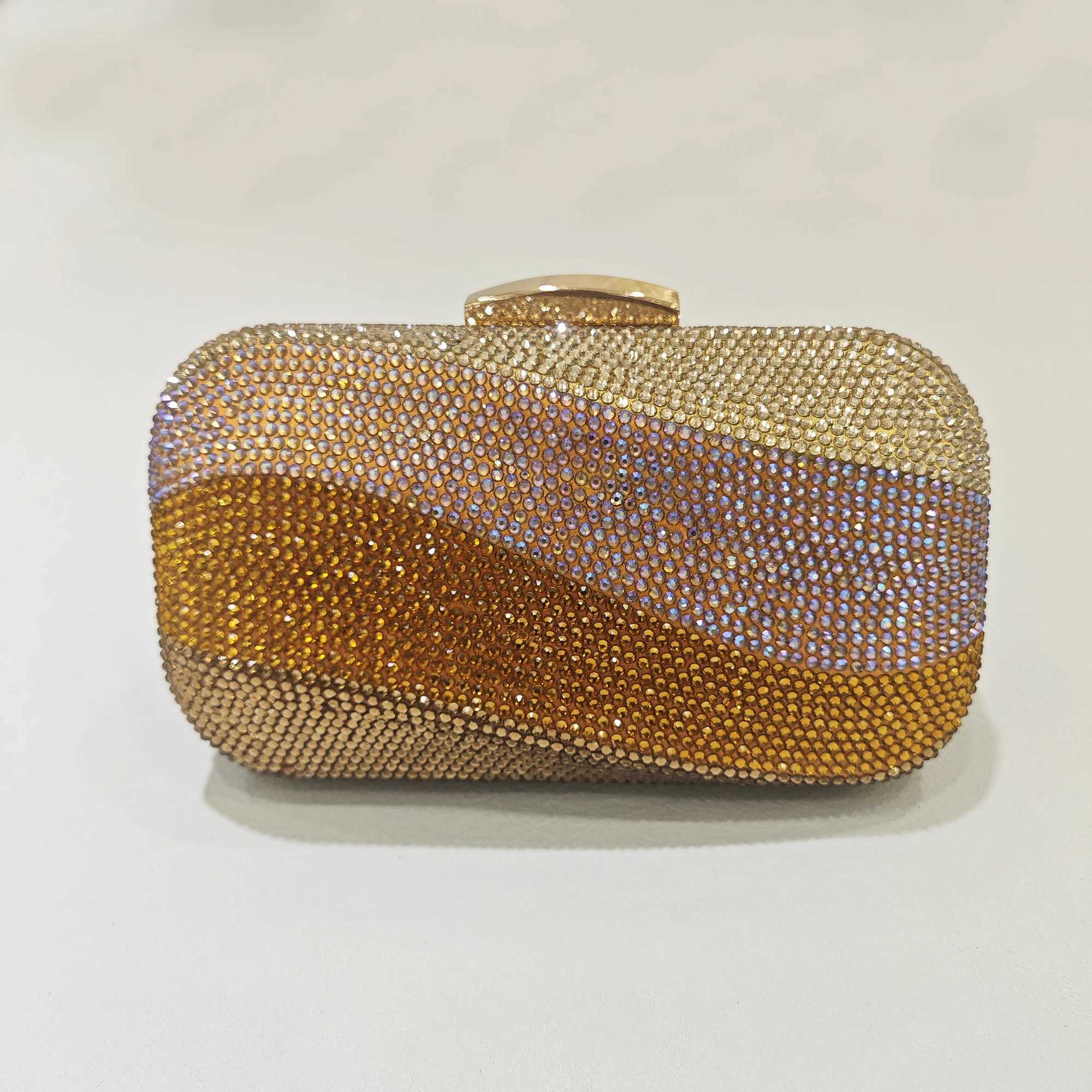 Femmes les plus récentes sacs d'embrayage en cristaux de fête des femmes de fête de fête dans les sacs à main le soir de mariage.