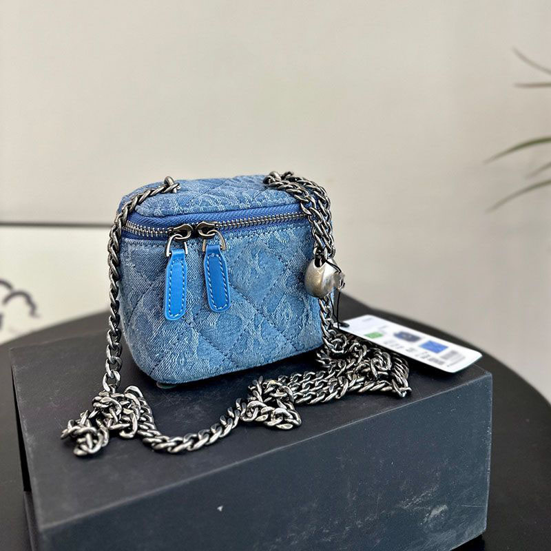 Designer bag Makeup Bag Crossbody Bag Small Vanity With Chain quality leather Crossbody Bag saddle bag luxurysHandbags Silver chain love ball 12m-image-976626121