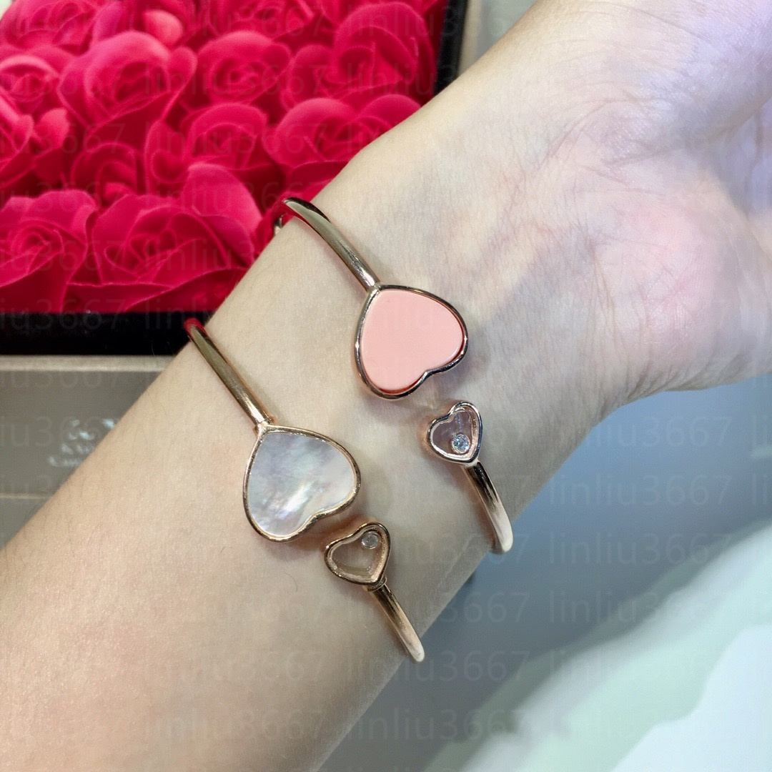 Bracelet en forme de coeur mince en or rose luxueux Elegant 18K Silver Women's Bangle Designer Bracelet pour les mariages avec bracelet cadeau Br