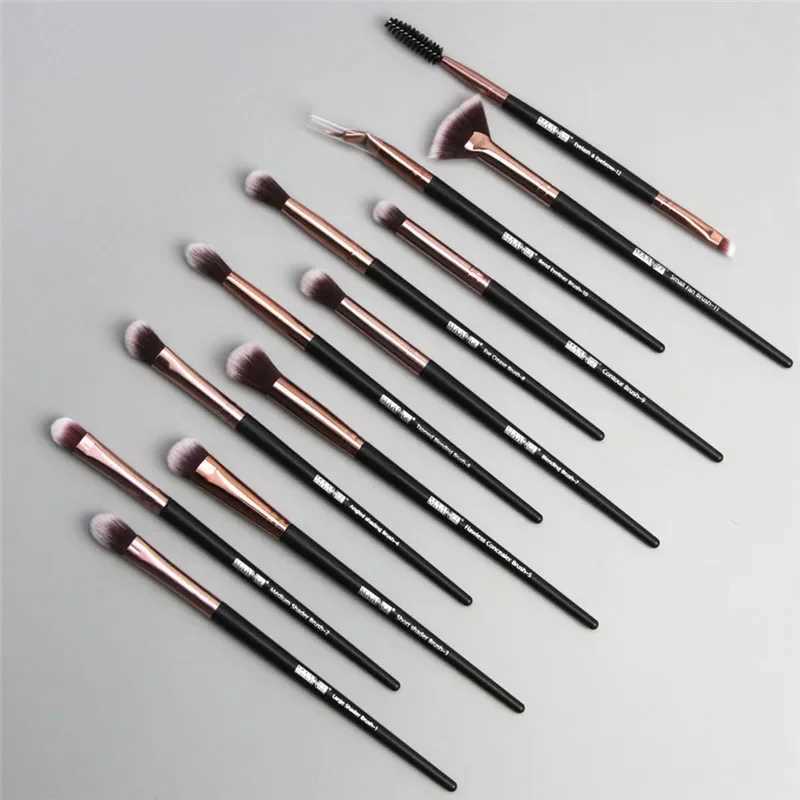 Ensemble de brosses de maquillage professionnel 12 pièces / lot de maquillage Brush Set à poteau mixte Eyeliner stylo pour outils de maquillage W