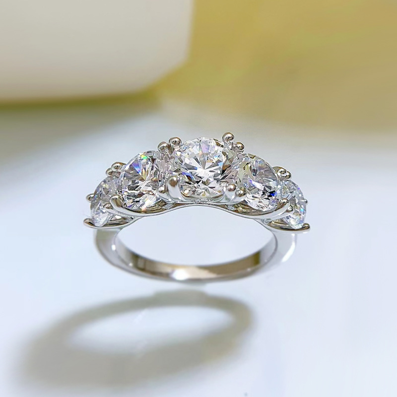 2024 Choucong Sparkling Wedding Rings Simple Fine Jewelry Genuine 100% 925 Sterling Silver Five Round White Moissanite Diamond Eternity Women Fin