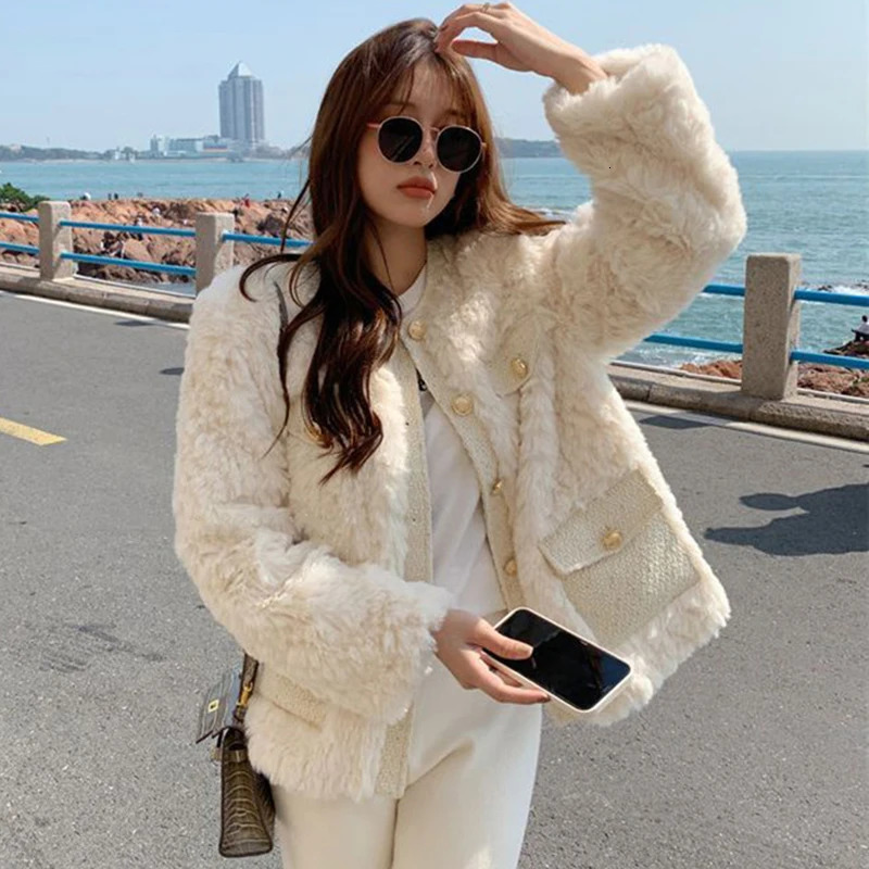 XPQBB Korean wool jacket womens autumn and winter thick warm artificial fur coat womens white long sleeved plush coat 241112