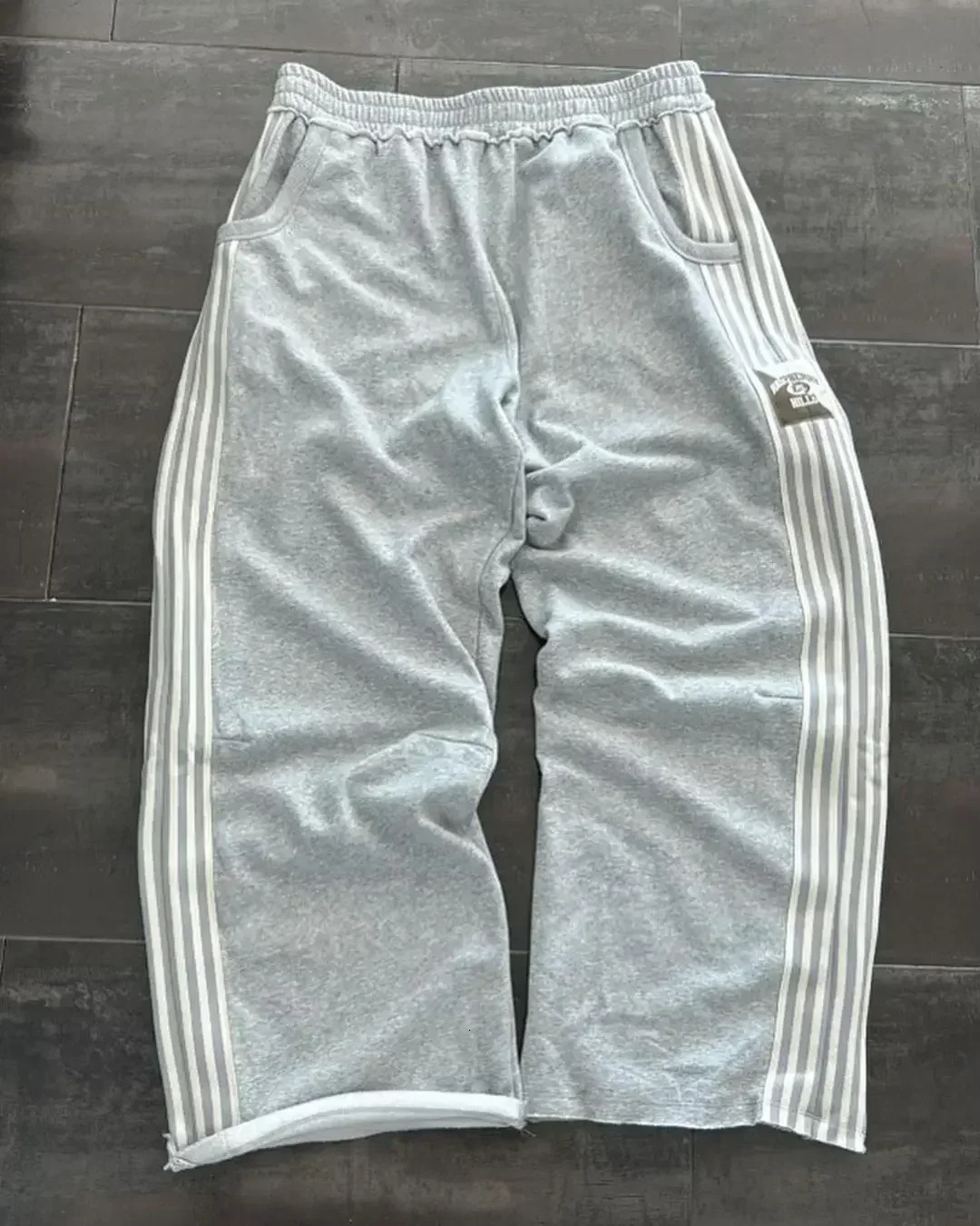 Pantalon à rayures rétro coréen pantalon de style y2k décontracté pantalon droit surdimensionné simple pantalon décontracté 241112