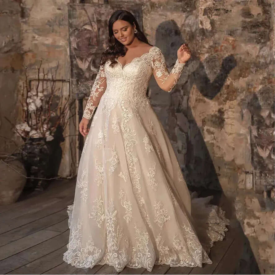 Robes de mariée de taille plus une e 2023 Appliques en dentelle élégantes à manches longues Bouches nuptiales V couche-tulle vestido de noiva 050
