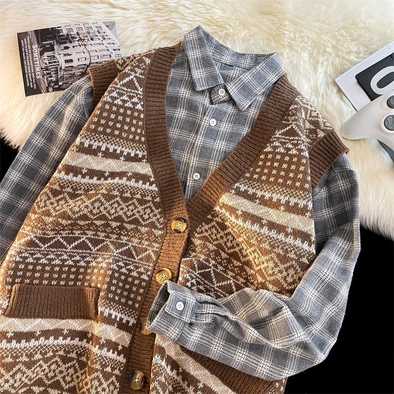 Autumn Winter V-neck Thicken Printed Knitted Vest Mens Loose Casual High Street Sleeveless Sweaters Vests Men Tops Male Clothes 241113
