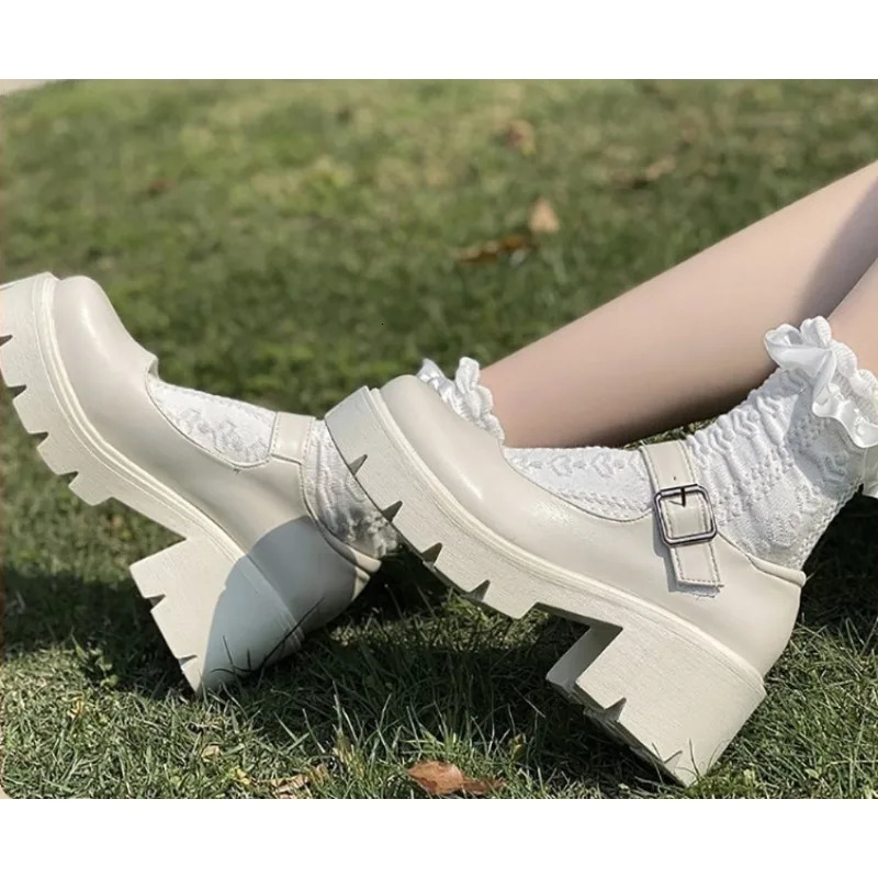Femmes Chaussures blanches Soumed Souged Round