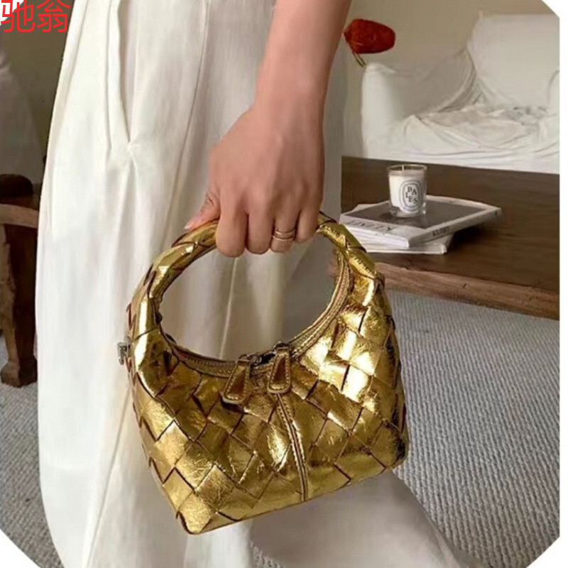 Small Niche Design, New Woven Hand-Held Yellow Bag, Popular Fashion, Internet Celebrity, Travel Handbag, Delicate And Luxurious Banquet Bag For W