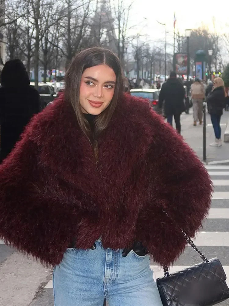 Fashion Bourgogne Cold de collier chaud rouge moelleuse en faux fourrure de fourrure chaude femme à manches longues Hiver Elegant Womens Street C