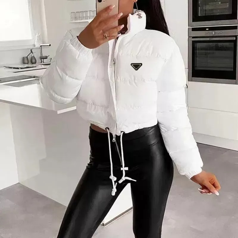2025 Jacket Puffer Puffer Jacket Down Designer Coat Femmes Jacket Designer Woman Winter Matel avec lettre classique Grande poche Vestes Trench Co