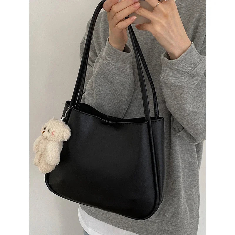 Womens Bag 2024 Korean Shoulder Bucket Bottom Bag Large Capacity Soft Leather Handbag Casual Zipper Bag 241112