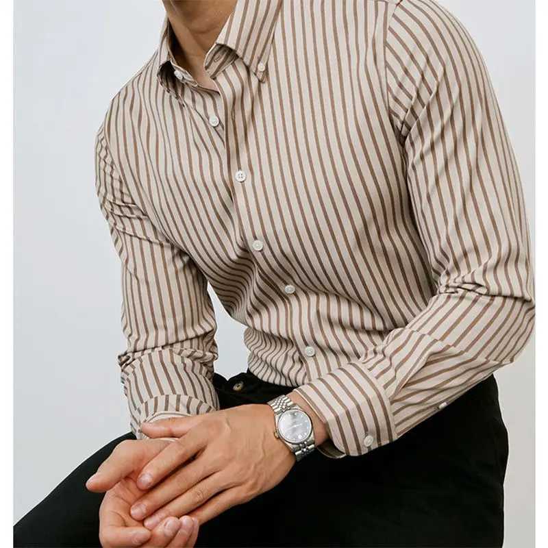2024 Autumn New Business Shirt Mens Elegance High Sense Casual Non Ironing Striped Shirt Mens Long Sleeved Printed ShirtXJ24113
