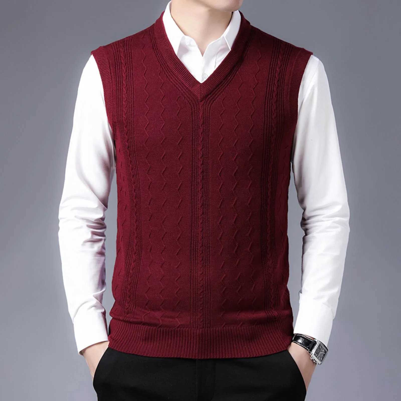 Jacquard V-neck mens sweater vest Korean fashion casual bottom shirt sleeveless mens sweater vest outdoor business sweater W241113