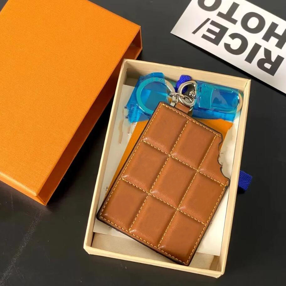 Chocolate keychains designer Key Chain Buckle women men lovers gift Leather Keychain fashion Car Bag Pendant Accessories Lanyards key ring Letter Pa