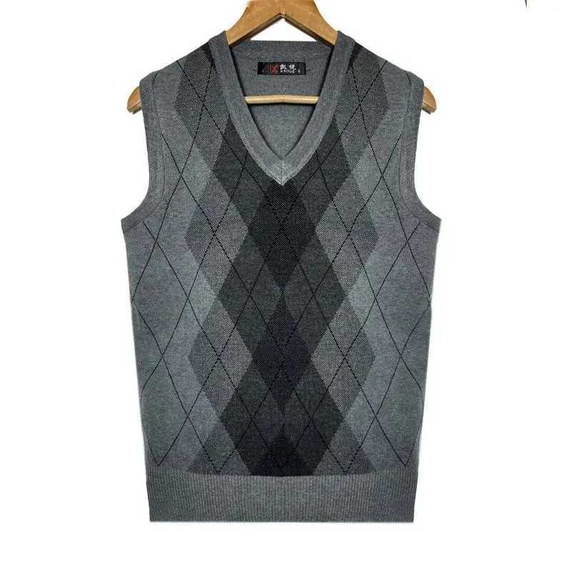 Mens warm water chestnut wool solid color mens knitted vest clothing trade 2024 Korean fashion knitted womens shirt W241113