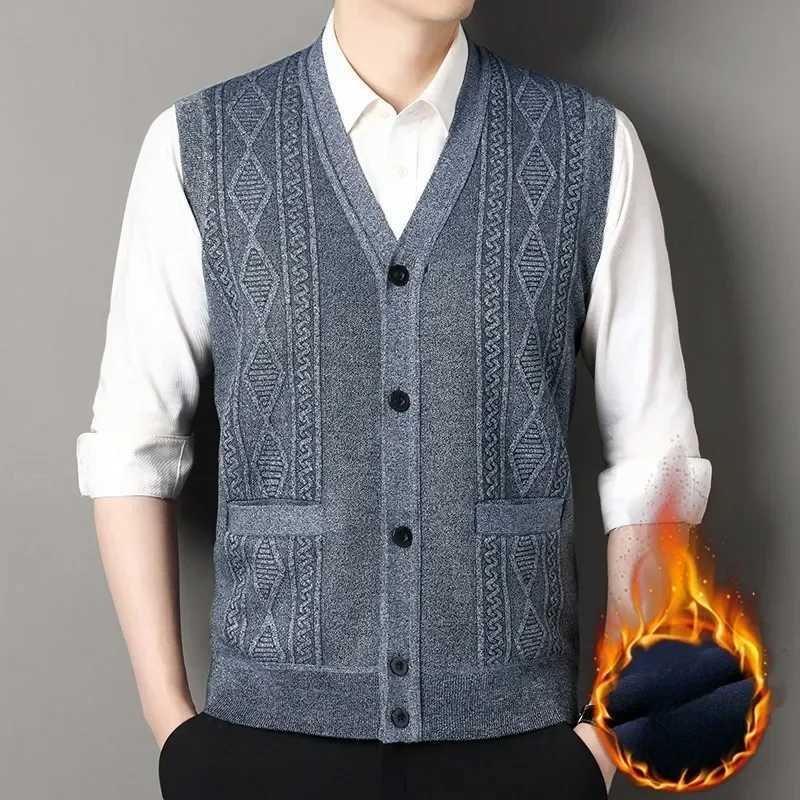 7 new mens sweater vests warm slim knit vest autumn and winter V-neck cardigan wool sweater W241113