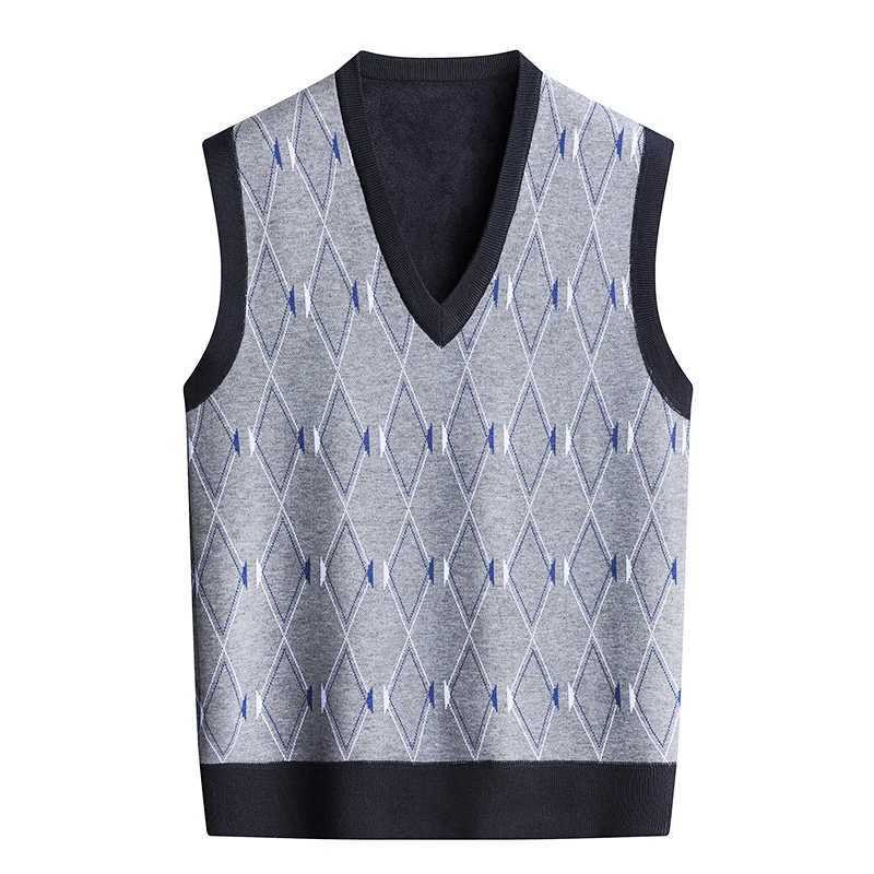 Autumn and winter mens sweater vest casual sleeveless knitted vest mens fashion V-neck cardigan mens knitted vest W241113