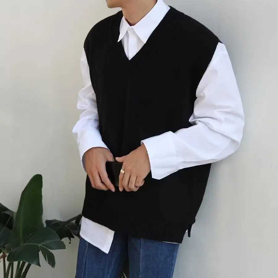 Loose V-neck sweater mens solid color knitted vest mens new sleeveless Korean popular autumn and winter clothing W241113