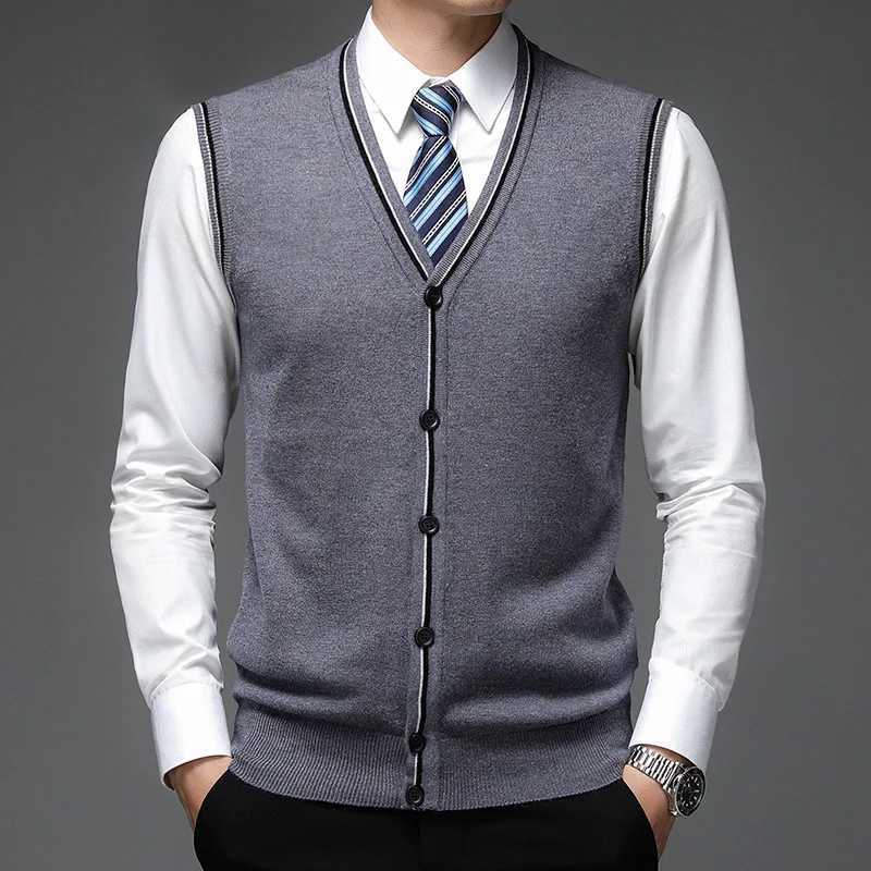 Automne et hiver Nouvel Mens en laine Menteur de berce en V Mens en V Verte en tricot en tricot Pure Cachemire Pullage LX241114
